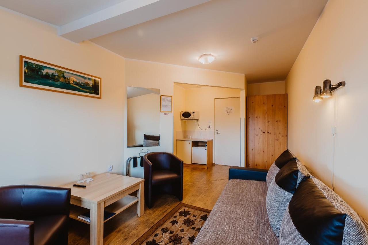 Aleksandri Hotel Тарту Экстерьер фото