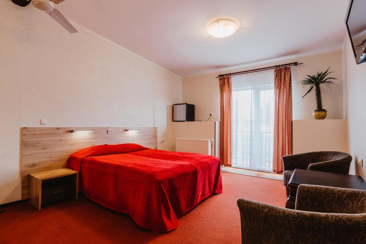 Aleksandri Hotel Тарту Экстерьер фото