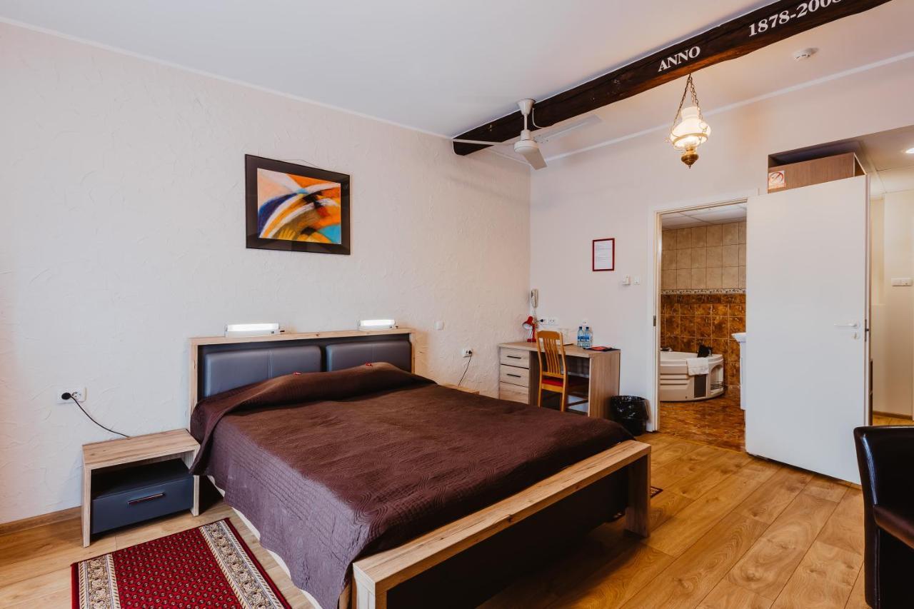 Aleksandri Hotel Тарту Экстерьер фото