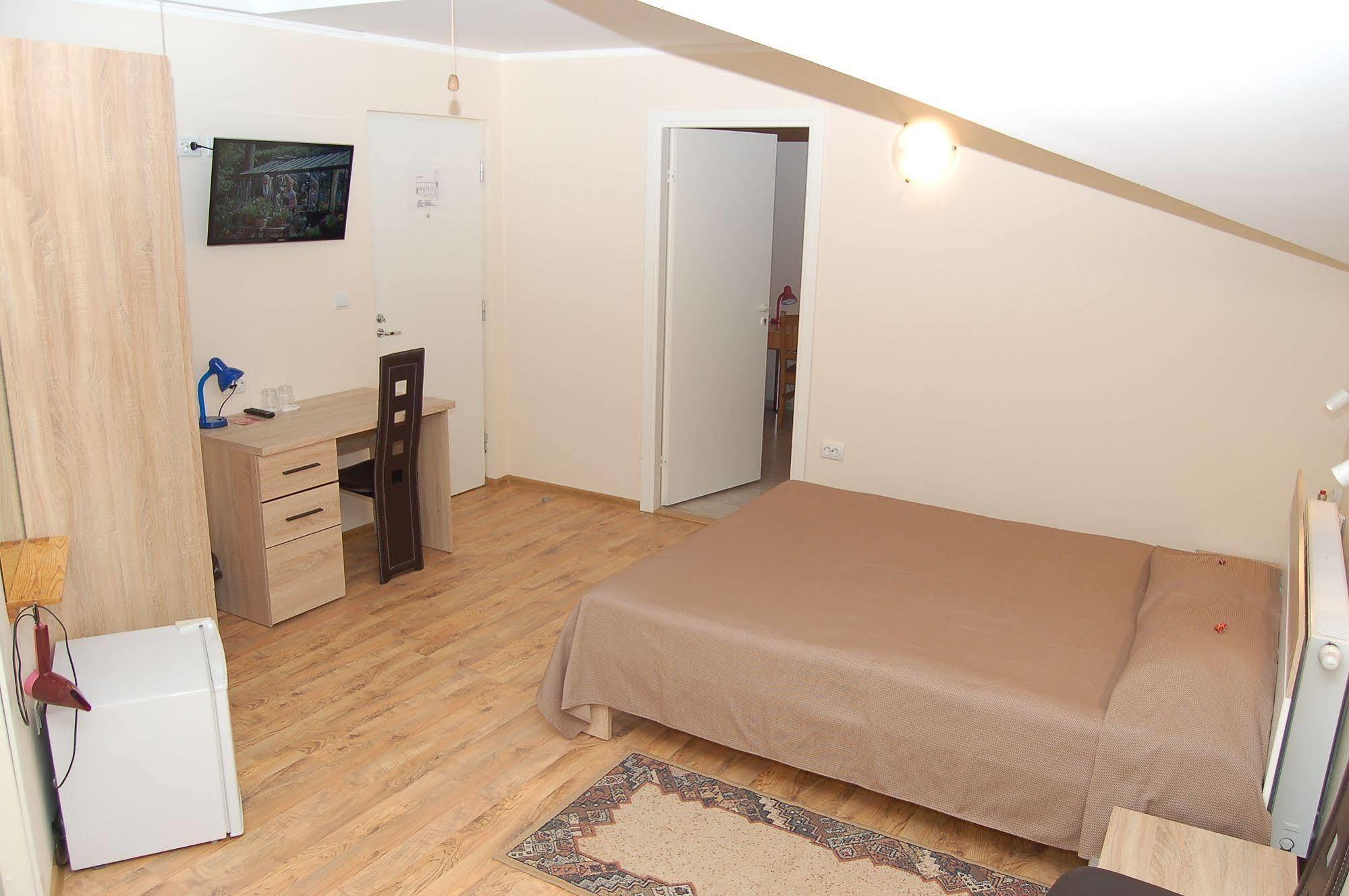 Aleksandri Hotel Тарту Экстерьер фото